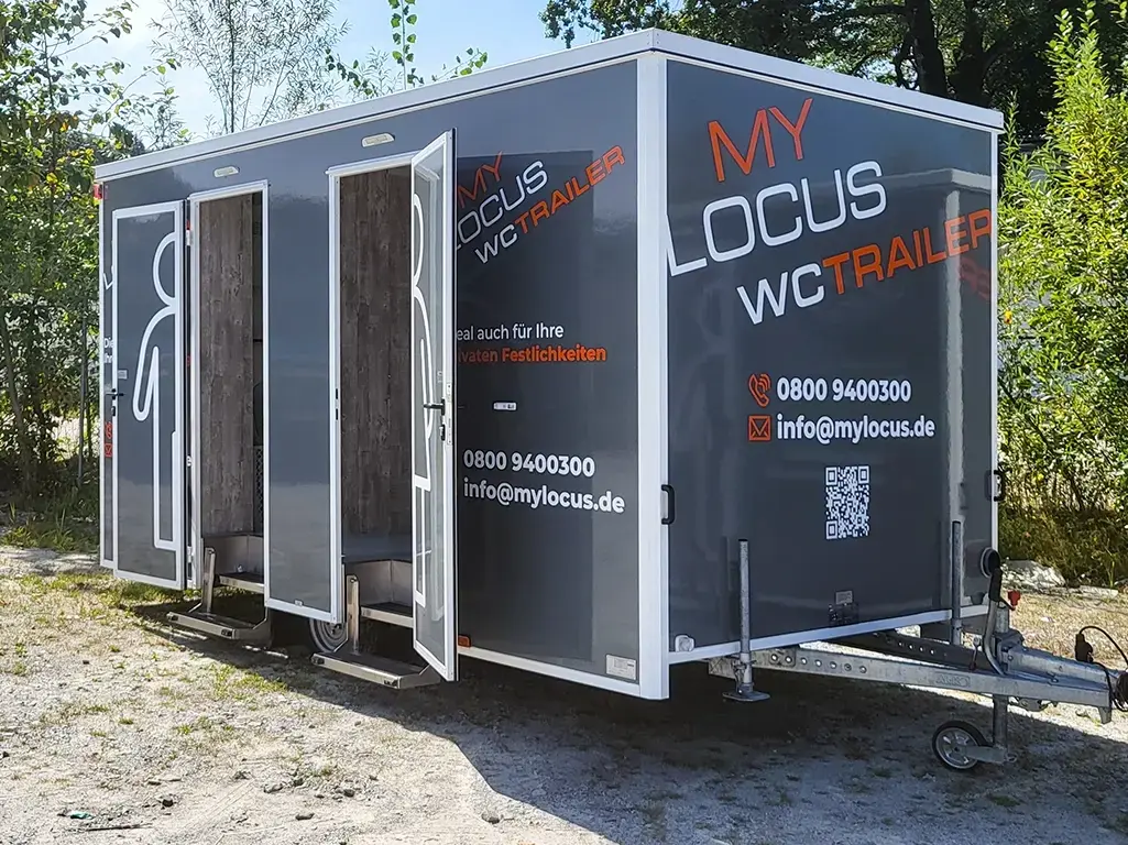 toilettenwagen-mylocus-mann-und-frau-getrennt-anhaenger